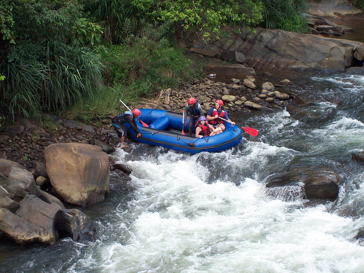 Day Trips from Kandy White-water rafting on the Kelani River at Kitulgala on a day trip from Kandy