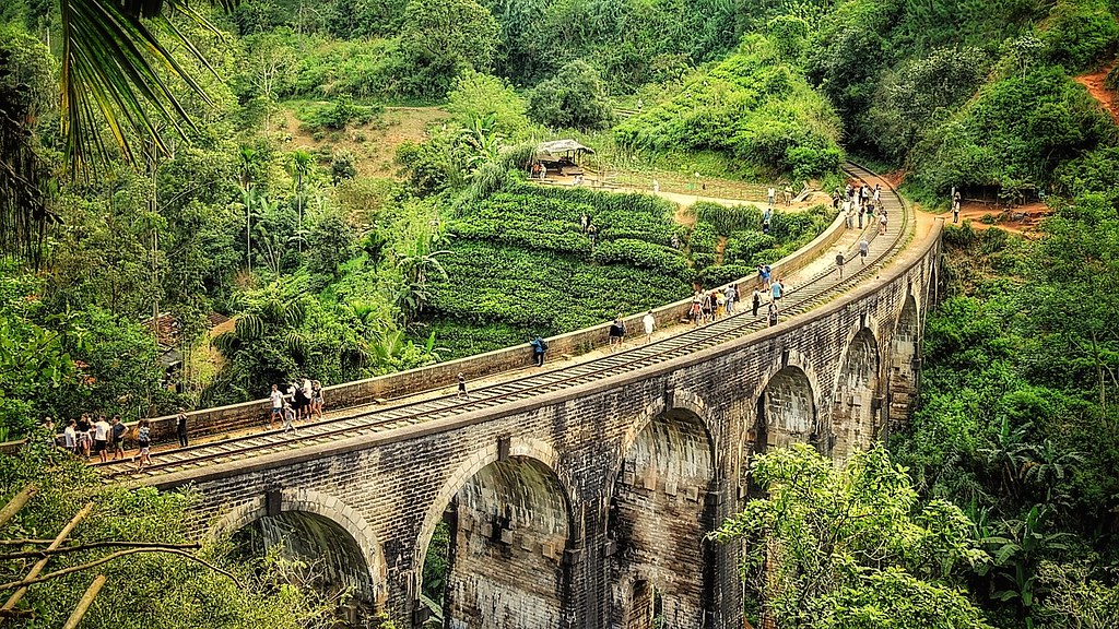 Nine Arch Bridge in Ella surrounded by tea plantations