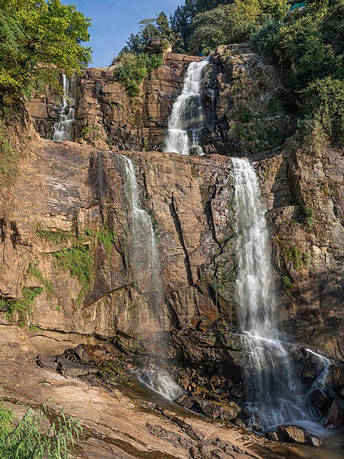 Ramboda Falls on the drive from Kandy to Nanu Oya